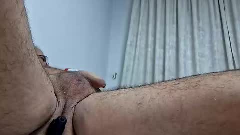 Snapshot of miau1108 chatting on 10/06/25, 06:11 miau1108 online show from 10/06/25, 06:11