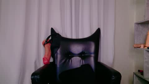 Snapshot of miaunicorn chatting on 03/03/26, 04:18 Lana online show from 03/03/26, 04:18