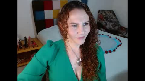 miavellvett online show from 10/05/25, 01:26