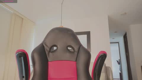 Mia online show from 05/29/26, 04:49