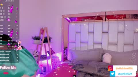 Mia Villalobos online show from 12/24/24, 04:08
