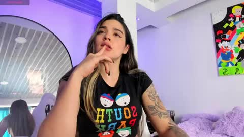 Mia Villalobos online show from 04/22/26, 09:38