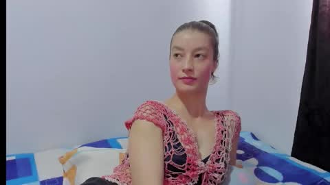 Snapshot of miavolkova_ chatting on 11/24/25, 06:07 Chloe online show from 11/24/25, 06:07