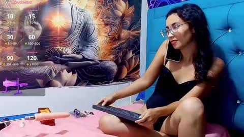 Mia online show from 10/07/25, 02:09