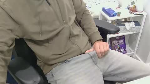 Snapshot of mic6969mic chatting on 10/20/25, 01:11 mic6969mic online show from 10/20/25, 01:11