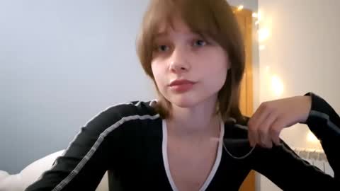 Luna online show from 09/26/25, 05:17