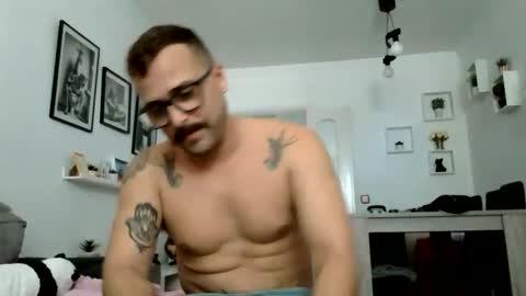 Snapshot of mich6921 chatting on 06/09/26, 03:01 MILO MIAMI online show from 06/09/26, 03:01