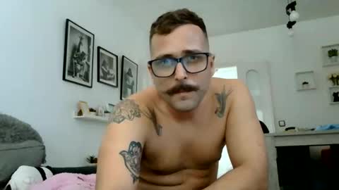 Snapshot of mich6921 chatting on 06/11/26, 02:26 MILO MIAMI online show from 06/11/26, 02:26