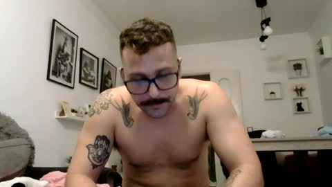 Snapshot of mich6921 chatting on 06/12/26, 02:32 MILO MIAMI online show from 06/12/26, 02:32