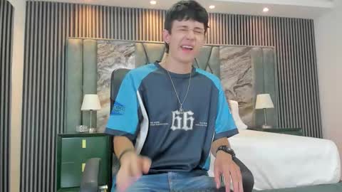 Snapshot of michaeel_blue chatting on 10/01/25, 02:34 Michael online show from 10/01/25, 02:34