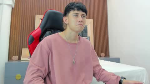 Snapshot of michaeel_blue chatting on 10/11/25, 08:18 Michael online show from 10/11/25, 08:18