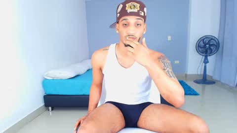 Snapshot of michael_jordanx chatting on 01/14/25, 03:43 Angel online show from 01/14/25, 03:43