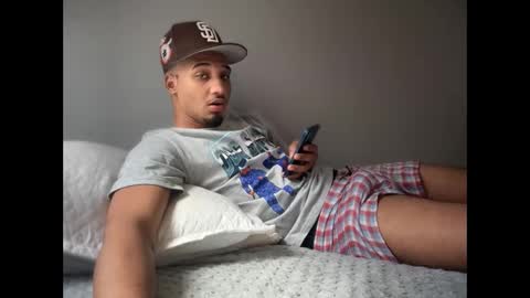 Snapshot of michael_jordanx chatting on 02/14/25, 04:41 Angel online show from 02/14/25, 04:41