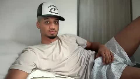 Snapshot of michael_jordanx chatting on 02/19/25, 06:21 Angel online show from 02/19/25, 06:21