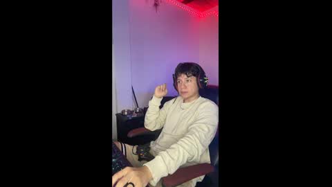 michael independent model  online show from 01/24/25, 08:43