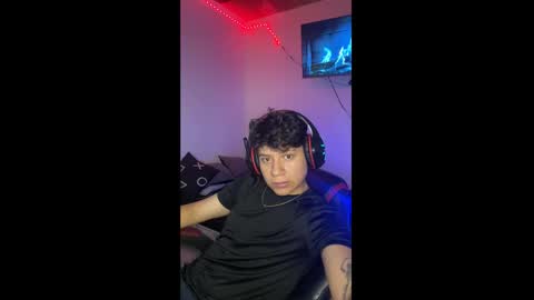 michael independent model  online show from 01/30/25, 08:21