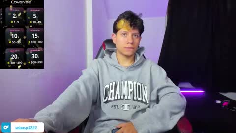 michael independent model  online show from 10/07/25, 11:02