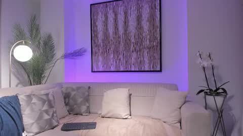 Michael Salens independent model online show from 03/01/25, 10:24