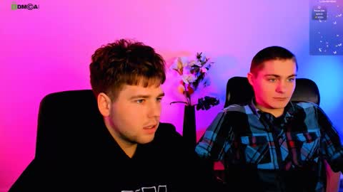 Snapshot of michael_strong_ chatting on 12/15/25, 09:46 Your Michael online show from 12/15/25, 09:46