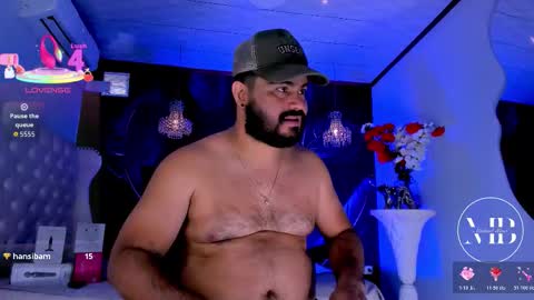 Snapshot of michaelbear_ chatting on 11/19/25, 02:28 Michael online show from 11/19/25, 02:28