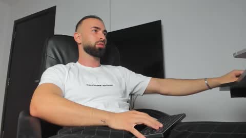 MichaelEvansx online show from 09/30/25, 08:25