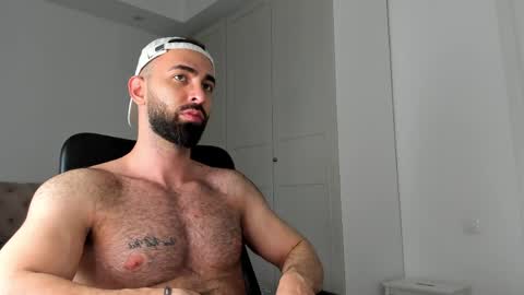 Snapshot of michaelevansx chatting on 04/02/26, 09:56 MichaelEvansx online show from 04/02/26, 09:56