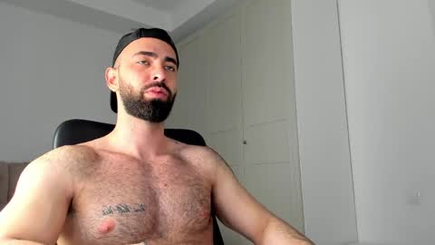 Snapshot of michaelevansx chatting on 04/05/26, 10:18 MichaelEvansx online show from 04/05/26, 10:18