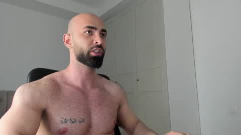 Snapshot of michaelevansx chatting on 04/17/26, 09:18 MichaelEvansx online show from 04/17/26, 09:18