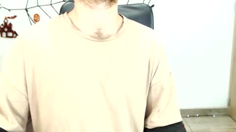 Michael  Contenido explcito online show from 10/12/25, 01:04