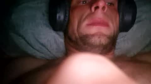 Snapshot of michaltomiczek77 chatting on 06/15/26, 09:28 WildMikemilflove online show from 06/15/26, 09:28
