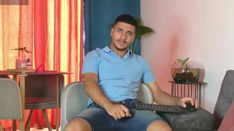 michel g22 online show from 09/28/25, 04:12