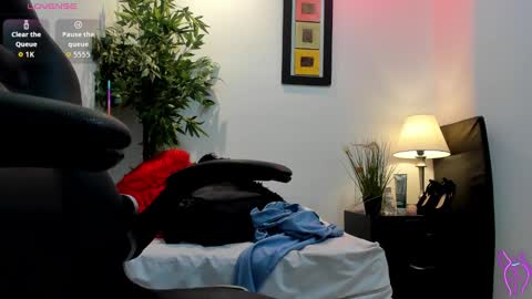 michel_lopez18 online show from 09/13/25, 11:10