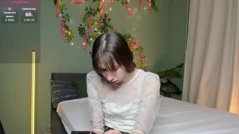 michele_mack online show from 12/04/25, 02:43