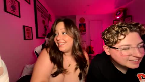 Snapshot of michelebussexx chatting on 10/21/25, 04:35 michelebussexx online show from 10/21/25, 04:35