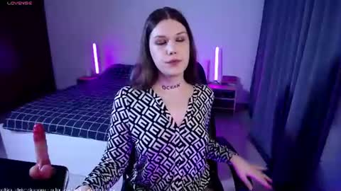 Snapshot of micheledoll chatting on 06/17/26, 06:53 MicheleDoll online show from 06/17/26, 06:53