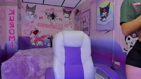 michell__petit_ online show from 10/15/25, 11:54