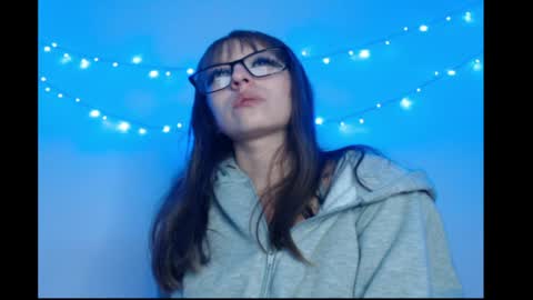 Snapshot of michell_bunny13 chatting on 04/02/26, 03:26 Michell online show from 04/02/26, 03:26