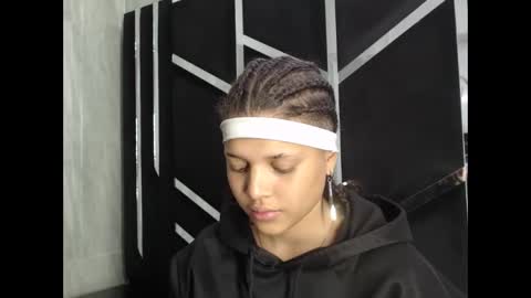 michell_rs online show from 01/19/25, 04:33