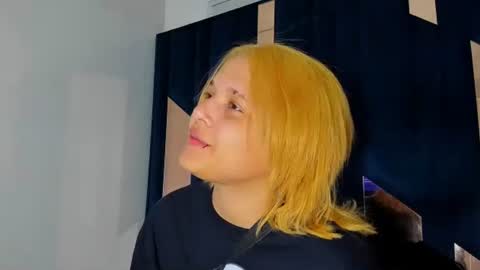 Snapshot of michell_rs chatting on 09/21/25, 03:08 michell_rs online show from 09/21/25, 03:08