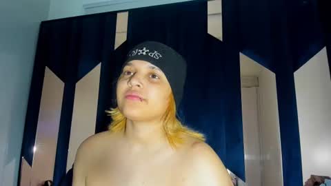 Snapshot of michell_rs chatting on 09/28/25, 04:29 michell_rs online show from 09/28/25, 04:29