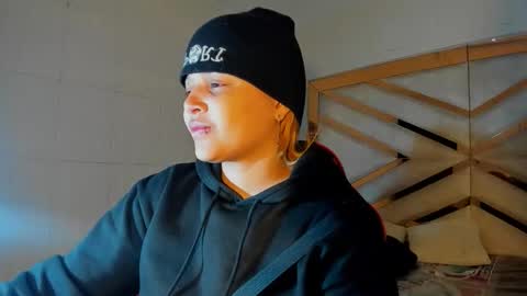 Snapshot of michell_rs chatting on 10/20/25, 05:19 michell_rs online show from 10/20/25, 05:19