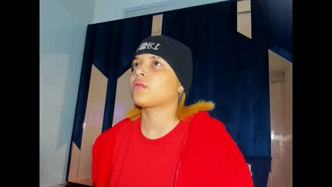 Snapshot of michell_rs chatting on 10/27/25, 01:53 michell_rs online show from 10/27/25, 01:53