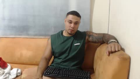 michelle_allen0104 online show from 02/01/25, 03:52