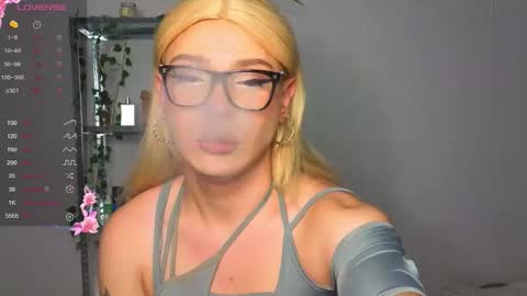 Snapshot of michelle_jacksonn chatting on 09/16/25, 05:36 michelle_jacksonn online show from 09/16/25, 05:36