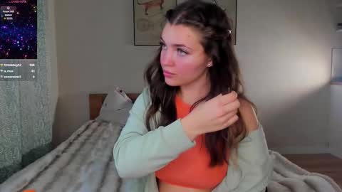 Snapshot of michelle_mir chatting on 10/22/25, 03:56 Michelle online show from 10/22/25, 03:56