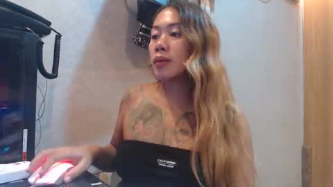 michelle_ux online show from 10/11/25, 03:10