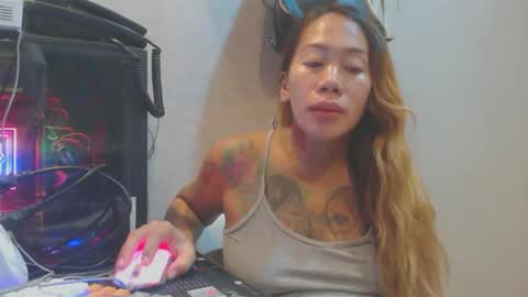 michelle_ux online show from 10/28/25, 01:14