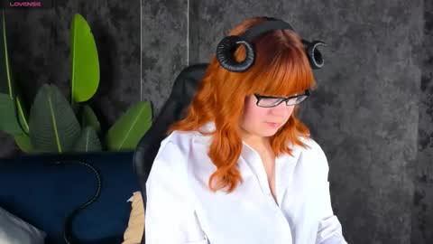 Snapshot of michelle_wilsson chatting on 10/16/25, 07:09 Michelle online show from 10/16/25, 07:09