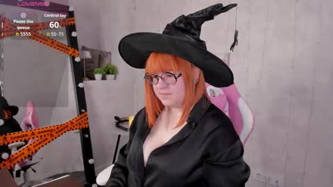 Snapshot of michelle_wilsson chatting on 10/27/25, 06:06 Michelle online show from 10/27/25, 06:06