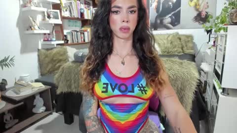 michelle apihel online show from 09/29/25, 08:02